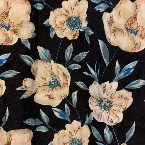 LOVE SADIE Cold Shoulder Maxie Dress - Picture 7 of 10